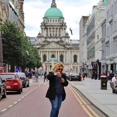 Magui tomando mate en Irlanda del Norte